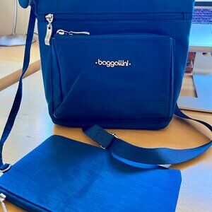 Baggalini Modern Pocket Crossbody NWOT